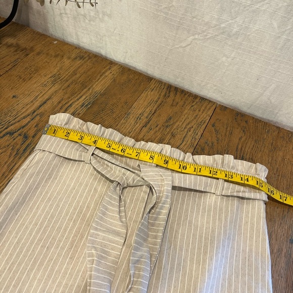 Linda Matthews Beige Vertical Striped Stretch Skirt  – Size 8🤍 - Picture 3 of 6